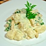 PIEPT PUI CU SOS GORGONZOLA SI ANANAS 200/200/20GR